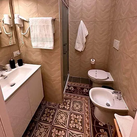 Bed and Breakfast Dimora In Centro 3*